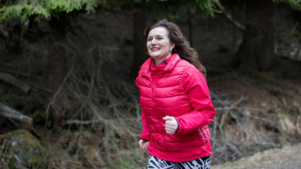 Nina Hanssen, trebarnsmoren og journalisten som løper maraton, skriver bøker og artikler og holder foredrag om trening, politikk og positiv psykologi. Nina Hanssen, trebarnsmoren og journalisten som løper maraton, skriver bøker og artikler og holder foredrag om trening, politikk og positiv psykologi.