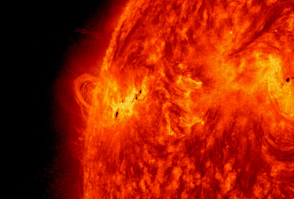 Solflekker med kraftige magnetiske felt i 2013, rundt den tiden sola sist var på sitt mest aktive.