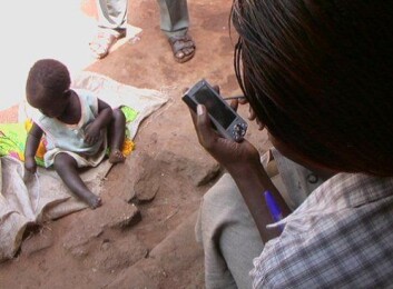 Mobiltelefoner gjør det enkelt å samle inn helsedata. (Foto: openXdata) Mobiltelefoner gjør det enkelt å samle inn helsedata. (Foto: openXdata)