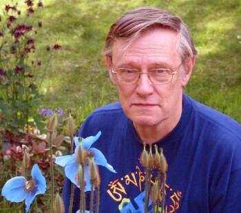 Sammen med kinesiske forskere har John Birks (bildet) og Vivian Astrup Felde fra Bjerknessenteret og Institutt for biovitenskap ved Universitetet i Bergen nå presentert en studie som forteller om utviklingen i vegetasjon og klima de siste 1,74 millioner år. Sammen med kinesiske forskere har John Birks (bildet) og Vivian Astrup Felde fra Bjerknessenteret og Institutt for biovitenskap ved Universitetet i Bergen nå presentert en studie som forteller om utviklingen i vegetasjon og klima de siste 1,74 millioner år.