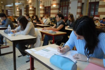 Både Ingunn Skre og Catharina Wang trekker frem press om å gjøre det bra på skolen som en årsak til stress og psykiske plager blant ungdom. (Foto: Colourbox) Både Ingunn Skre og Catharina Wang trekker frem press om å gjøre det bra på skolen som en årsak til stress og psykiske plager blant ungdom. (Foto: Colourbox)