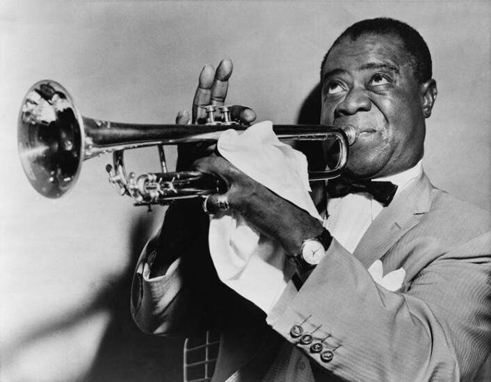 Louis Armstrong var en av de svarte jazzstjernene det amerikanske utenriksdepartementet sendte ut for å vinne hjertene i de landene der sympatien svingte mellom øst og vest. (Foto: Wikimedia commons) Louis Armstrong var en av de svarte jazzstjernene det amerikanske utenriksdepartementet sendte ut for å vinne hjertene i de landene der sympatien svingte mellom øst og vest. (Foto: Wikimedia commons)