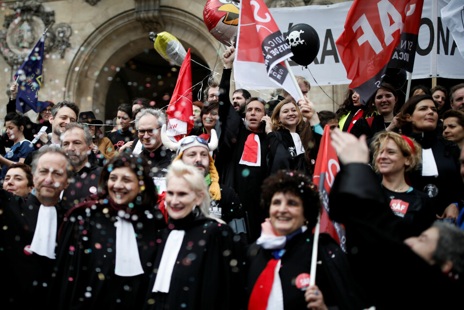 Franske advokater gikk i mars ut i streik i protest mot en ny pensjonslov.