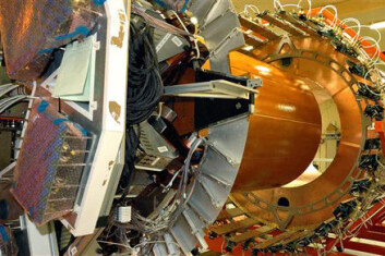 "Montering av en av detektorene til ATLAS. (Foto: CERN)" "Montering av en av detektorene til ATLAS. (Foto: CERN)"