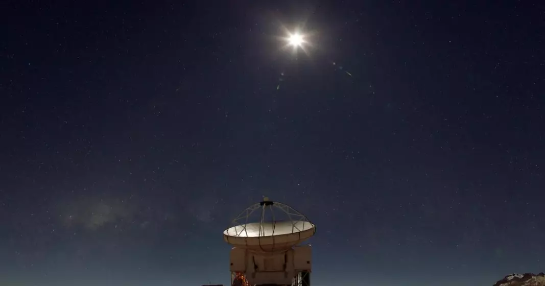 Panoramic view of ESO's Atacama Pathfinder Experiment telescope (APEX). This 12-metre diameter telescope is located at an altitude of 5000 metres on the Chajnantor Plateau in the Chilean Andes, proposed location of AtLAST.