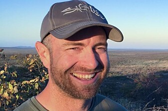 Ryan Easterday vil finne ut hvor mange korona-virus som skal til for å utløse sykdommen. Svaret kan få stor betydning for utformingen av fremtidige smitteverntiltak. Ryan Easterday vil finne ut hvor mange korona-virus som skal til for å utløse sykdommen. Svaret kan få stor betydning for utformingen av fremtidige smitteverntiltak.