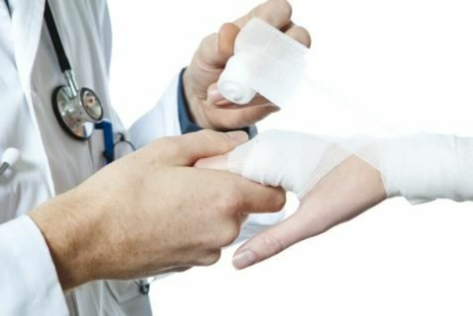 Middelaldrende personer som brekker håndleddet ved lave fall har stor sannsynlighet for beinskjørhet. (Illustrasjonsfoto: www.colourbox.no)