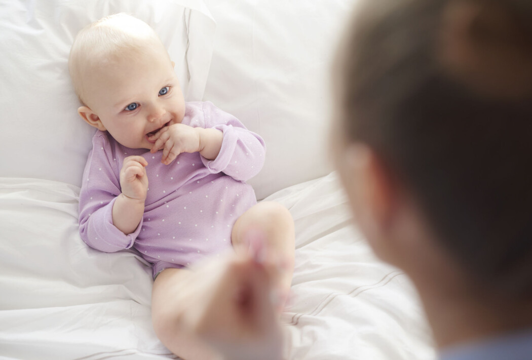 En ny studie viser at det er lurt å bytte på i hermeleken: Barn lærer mye av å bli hermet etter. En ny studie viser at det er lurt å bytte på i hermeleken: Barn lærer mye av å bli hermet etter.