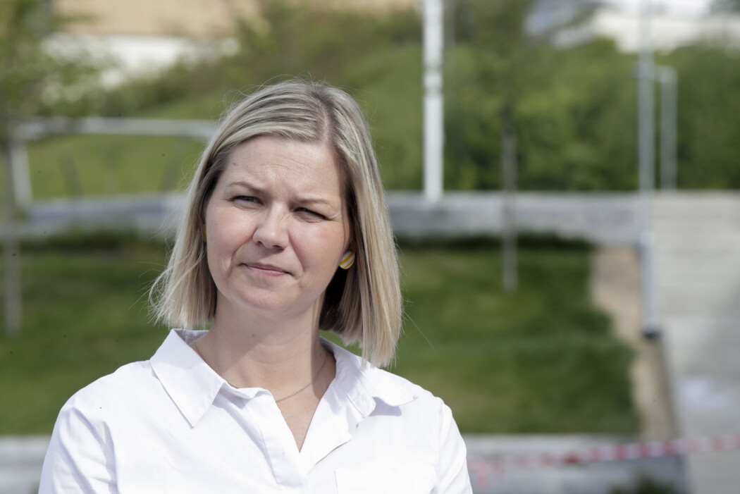 Kunnskaps- og integreringsminister Guri Melby (V) sier hun er bekymret over at et flertall av lærere har slitt med å følge opp sårbare elever. Kunnskaps- og integreringsminister Guri Melby (V) sier hun er bekymret over at et flertall av lærere har slitt med å følge opp sårbare elever.