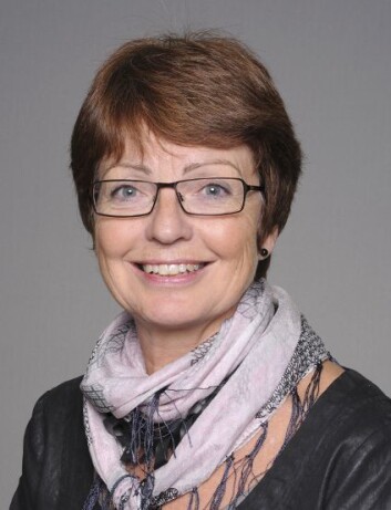 - Tennene leger seg selv hele tiden, sier kariologiprofessor ved UiO, Anne Bjørg Tveit. (Foto: UiO) - Tennene leger seg selv hele tiden, sier kariologiprofessor ved UiO, Anne Bjørg Tveit. (Foto: UiO)