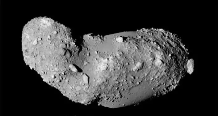 Asteroiden 25143 Itokawa er en typisk porøs asteroide som består av steiner og grus. Den er fotografert fra den japanske romsonden Hayabusa. (Foto: Japan Aerospace Exploration Agency (JAXA))