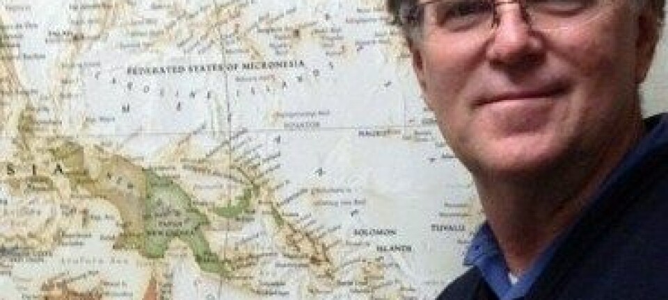 Den australske professoren Ian McIntosh har fem gamle kobbermynter og et kart med en stor 'X' på. Med disse hjelpemidlene skal han finne ut hvem som oppdaget Australia. Purdue University
