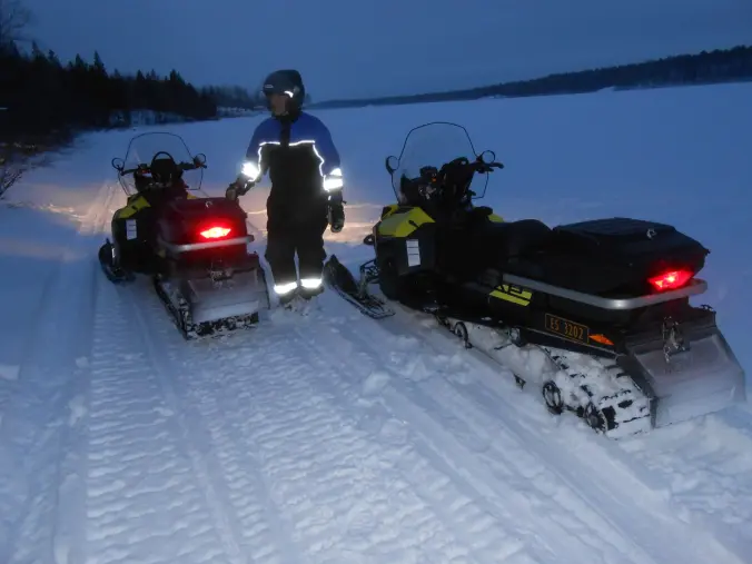 Forskerne har registrert elg fra snøskuter tre ganger i uka gjennom hele vinteren. Forskerne har registrert elg fra snøskuter tre ganger i uka gjennom hele vinteren.