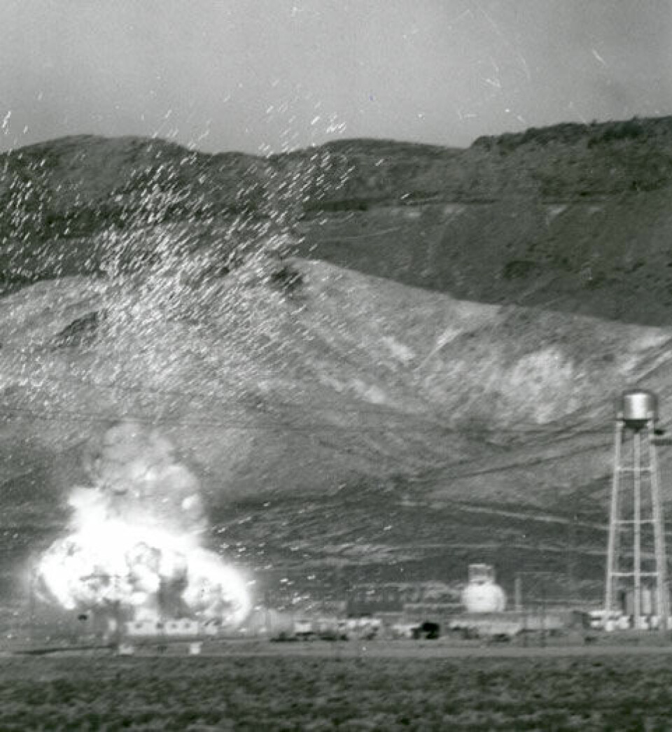 En reaktor går varm og eksploderer i et kontrollert sikkerhetseksperiment i Nevada på 1960-tallet. Denne reaktoren skulle brukes i atomrakettmotoren NERVA. (Foto: NASA)