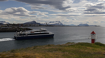 Når hurtigbåten kun stopper på signal, får det konsekvenser for velferden til folk i Nordland
