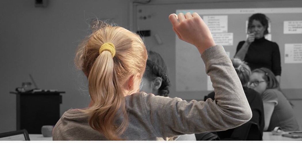 Flere studier tyder på at elever deltar i klasseromsamtaler i ulik grad. Årsakene er ofte ganske enkle: Elever forblir passive fordi de ikke oppfatter egne tanker og ideer som verdifulle for andre. Flere studier tyder på at elever deltar i klasseromsamtaler i ulik grad. Årsakene er ofte ganske enkle: Elever forblir passive fordi de ikke oppfatter egne tanker og ideer som verdifulle for andre.