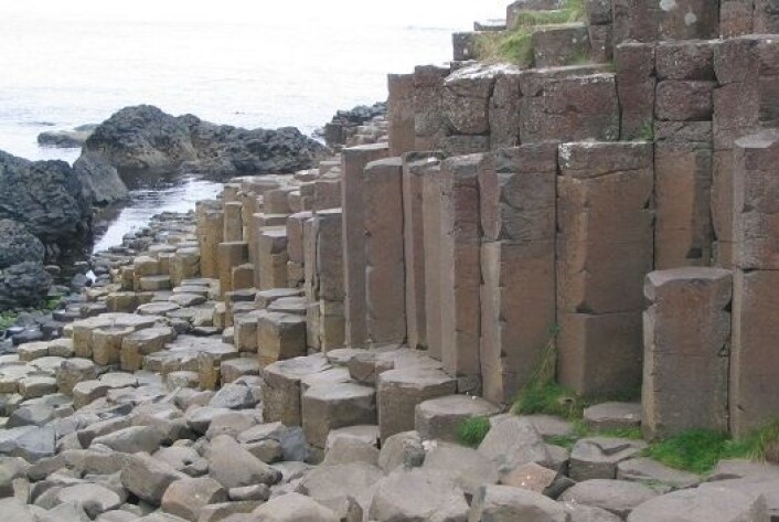 Giant's Causeway i Nord-Irland består av omtrent 40.000 polygoner. (Foto: Wikimedia commons) Giant's Causeway i Nord-Irland består av omtrent 40.000 polygoner. (Foto: Wikimedia commons)