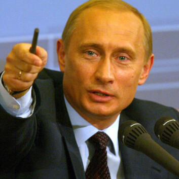 Russland har vedtatt en ny lov som betyr at homoseksuelle ikke kan vise at de er glade i hverandre. Det kan nemlig fortolkes som «homoseksuell propaganda overfor mindreårige». (Foto: Presidential Press and Information Office) Russland har vedtatt en ny lov som betyr at homoseksuelle ikke kan vise at de er glade i hverandre. Det kan nemlig fortolkes som «homoseksuell propaganda overfor mindreårige». (Foto: Presidential Press and Information Office)