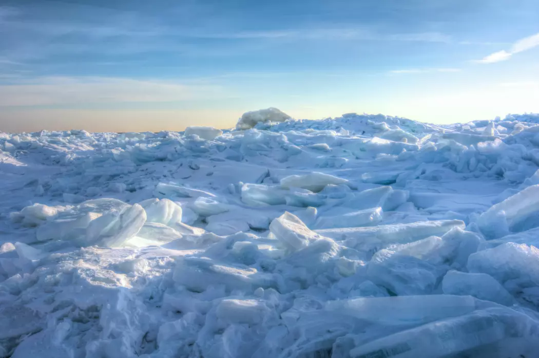 Forskerne fant at nedfrysingen av kloden skjedde for 2,42 milliarder år siden. Det øker muligheten for at tilførselen av oksygen til jordens atmosfære kan ha utløst klodens største isdannelse gjennom all tid.