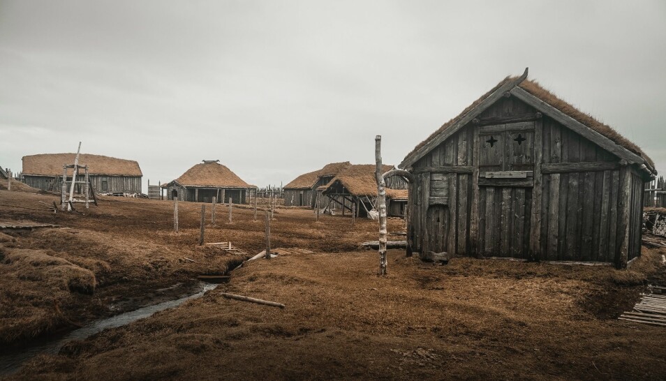 En modell av en vikinggård, laget for et filmsett på Island i Höfn.