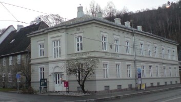 Oslo hospital ble liggende der sykehuset har ligget siden 1200-tallet, og beholdt navnet. Dermed ble det også holdt ved like av folk i området, men uttalen intakt. (Foto: PaulVIF/Wikimedia Creative Commons) Oslo hospital ble liggende der sykehuset har ligget siden 1200-tallet, og beholdt navnet. Dermed ble det også holdt ved like av folk i området, men uttalen intakt. (Foto: PaulVIF/Wikimedia Creative Commons)