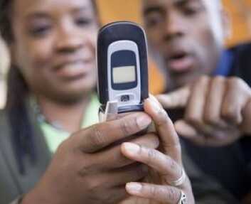 "SMS er et eksempel på en nettverkstjeneste som ikke har noen særlig verdi om bare noen få bruker den. Verdien av tjenesten øker med antall brukere." "SMS er et eksempel på en nettverkstjeneste som ikke har noen særlig verdi om bare noen få bruker den. Verdien av tjenesten øker med antall brukere."