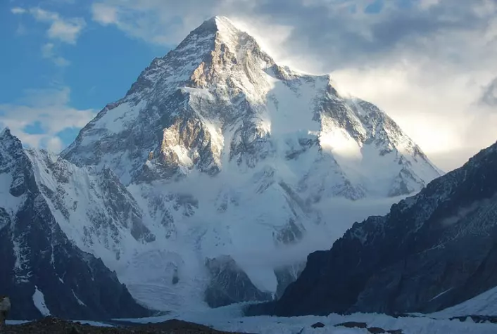 K2 i Pakistan er verdens nest høyeste fjell. (Foto: Maria Ly/Wikimedia Commons)