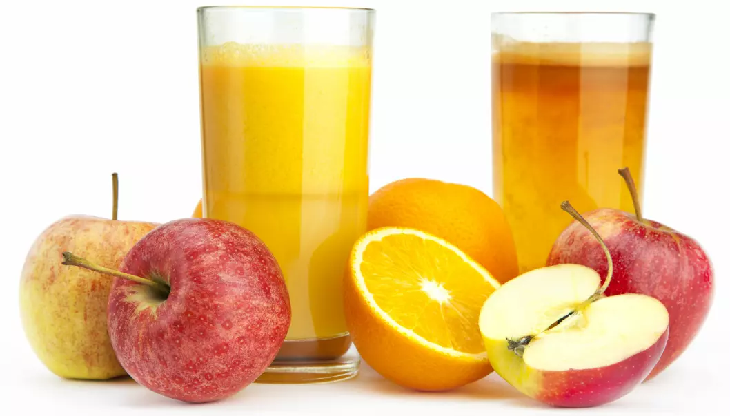 Når epler og appelsiner skal bli til juice, blir de presset, varmet opp og kjølt ned igjen. Blir det mindre vitaminer da?