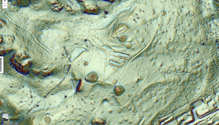 Hustufter, gravhauger og fossile dyrkingsspor, Vikeså i Rogaland. Hustufter, gravhauger og fossile dyrkingsspor, Vikeså i Rogaland.