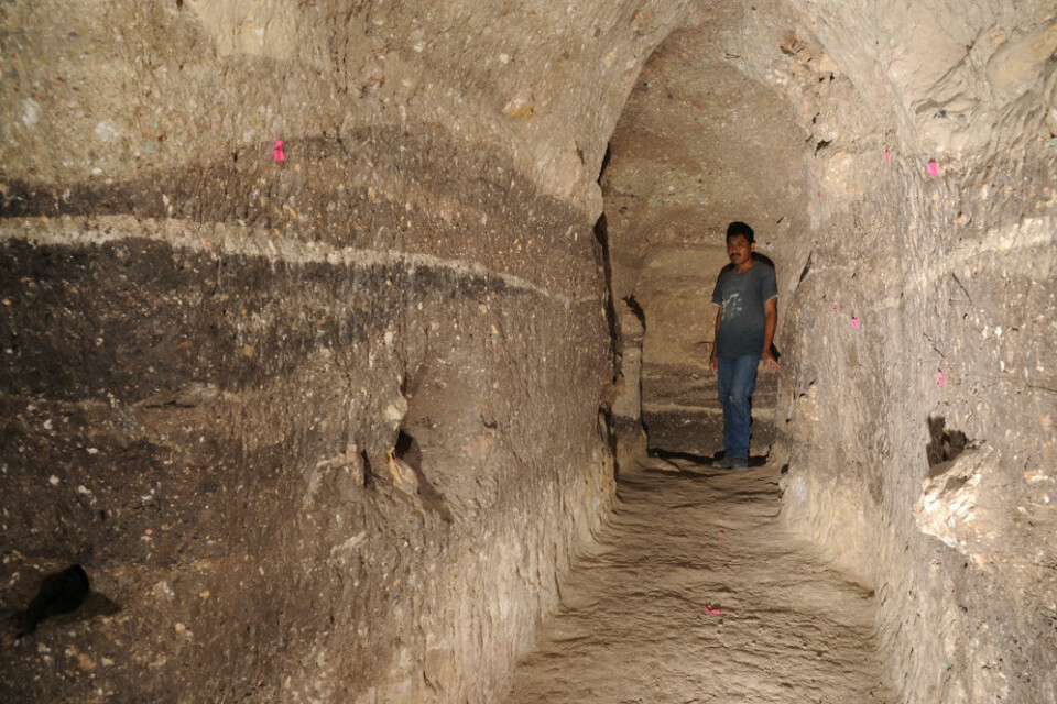 Tunnel ved strukturen A-20 ved Ceibal, Guatemala. Her avdekker forskerne de tidligste konstruksjonene brukt til formelle seremonier i lavlandet der mayaene levde. (Foto: Takeshi Inomata)