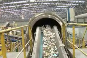 Nye søppelsorteringsmaskiner i Follo sorterer plast- og matavfall for innbyggarane. (Foto: NRK) Nye søppelsorteringsmaskiner i Follo sorterer plast- og matavfall for innbyggarane. (Foto: NRK)