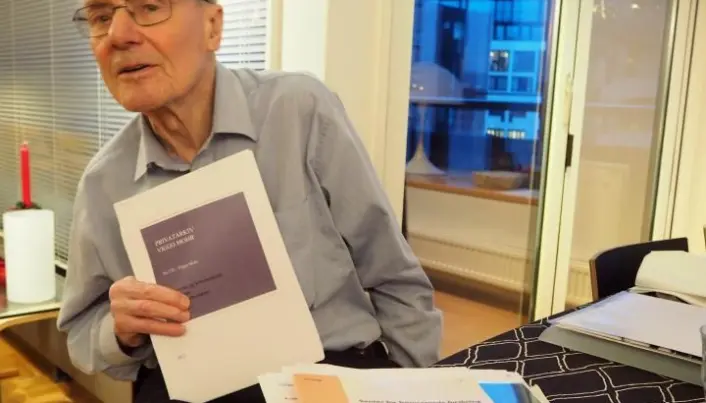 SFF-tanken var noe som lå i tiden, forteller Viggo Mohr. Han ledet Forskningsrådets SFF-sekretariat for 20 år siden og har arkiver som kan fortelle alt som skjedde. SFF-tanken var noe som lå i tiden, forteller Viggo Mohr. Han ledet Forskningsrådets SFF-sekretariat for 20 år siden og har arkiver som kan fortelle alt som skjedde.