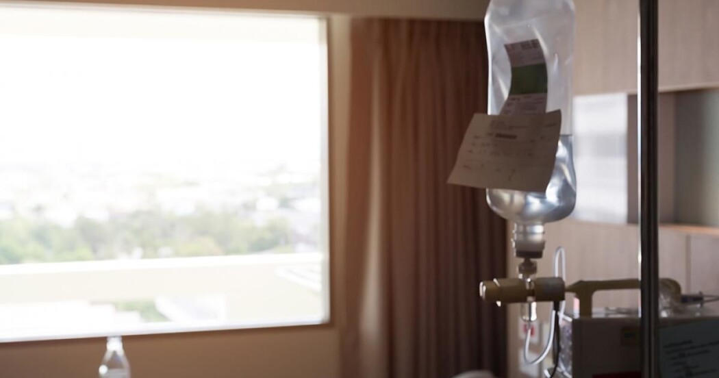 Infusjonsvæsker kan miste effekten viss dei blir utsette for lys over lengre tid. Infusjonsvæsker kan miste effekten viss dei blir utsette for lys over lengre tid.
