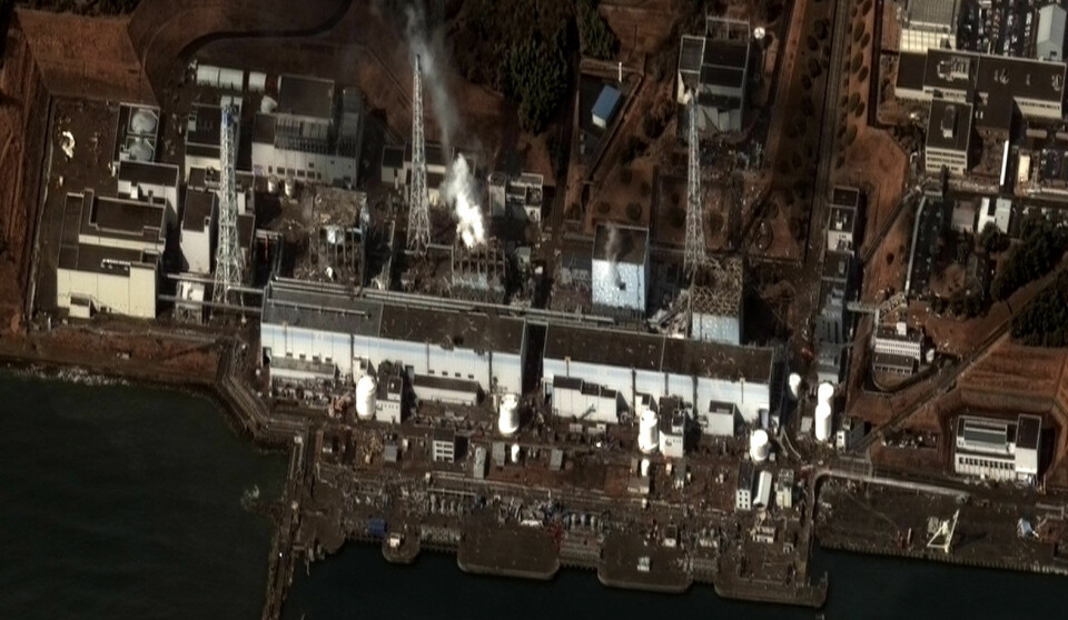 Satellittbilde av skadene på atomkraftverket Fukushima I etter Sendai-jordskjelvet med påfølgende tsunami. Bildet ble tatt 16. mars 2011. (Foto: DigitalGlobe/Flickr/Wikimedia Commons)