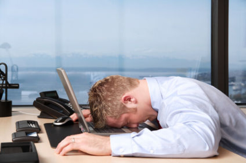 Studien viser at folk med negative holdninger til fortiden synes det er vanskeligere å sette inn et ekstra gir i hverdagen, og de sliter mer med å prestere på jobben. (Foto: iStockphoto)
