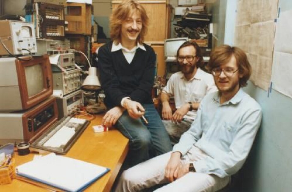 Deler av teamet bak den sovjetiske PC Kronos, fotografert i 1991. Fra venstre: Aleksei Nedorja, Evgenij Tarasov og Vladimir Filippova. (Foto: Doron Swade, Museum of Science, London, UK. Med tillatelse.)