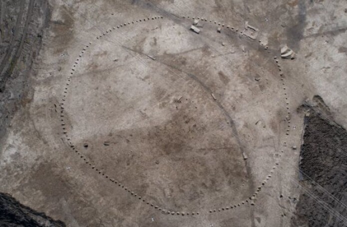 Denne treformasjonen ble også funnet under utgravningene og er mellom 4000 og 5000 år gammel. Denne treformasjonen ble også funnet under utgravningene og er mellom 4000 og 5000 år gammel.