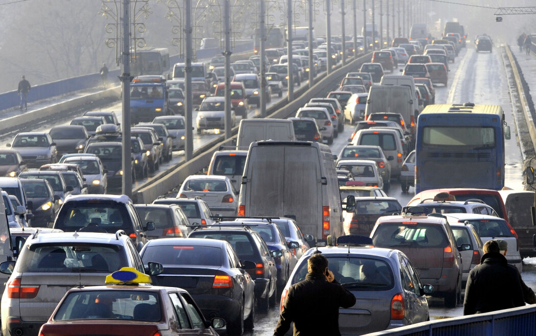 Trafikken i tettbygde områder som USA, Nord-Europa og Sørøst-Asia skaper mest svevende mikroplast. Den fraktes med vinden så langt som til Arktis, ifølge ny norsk forskning. Trafikken i tettbygde områder som USA, Nord-Europa og Sørøst-Asia skaper mest svevende mikroplast. Den fraktes med vinden så langt som til Arktis, ifølge ny norsk forskning.