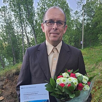 Tor-Ketil Krokmyrdal har hatt metallsøking som hobby i mange år før han startet på masterstudiet i arkeologi. Bildet er fra da han mottok vitnemålet fra UiT. Tor-Ketil Krokmyrdal har hatt metallsøking som hobby i mange år før han startet på masterstudiet i arkeologi. Bildet er fra da han mottok vitnemålet fra UiT.