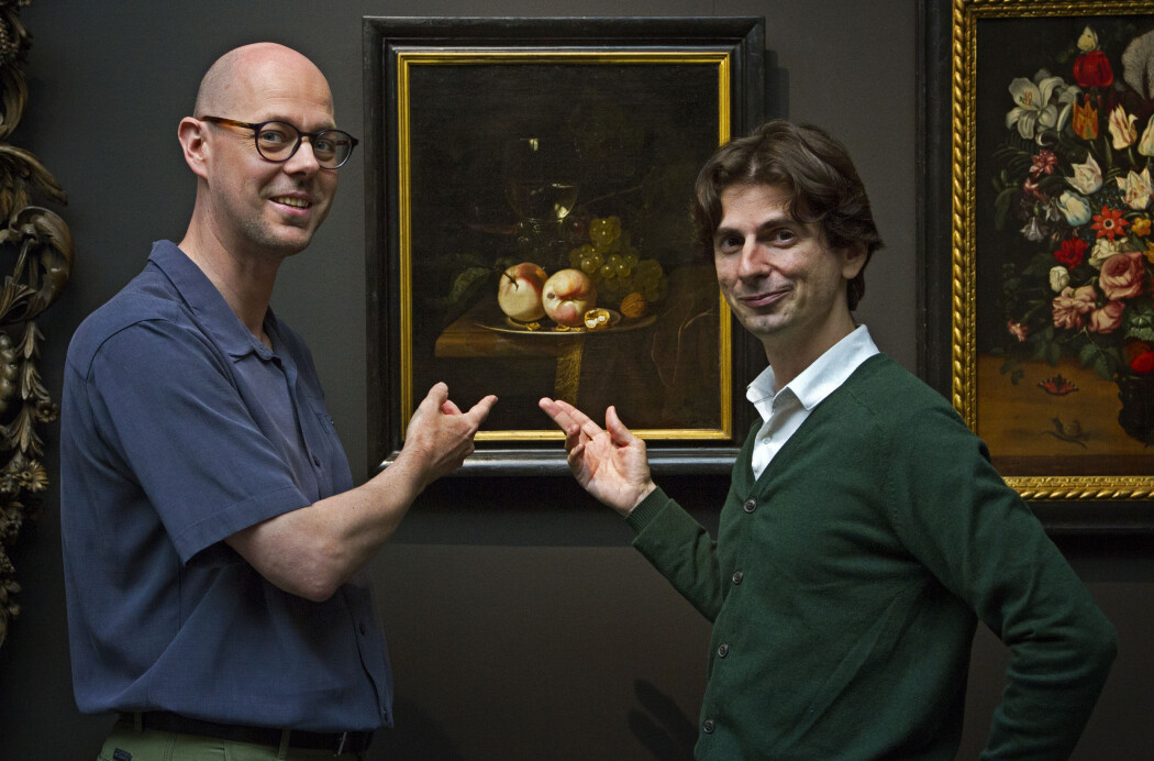 Plantene vi spiser ser ofte veldig annerledes ut enn de ville forfedrene deres. Nå skal disse to forskerne, Ive De Smet og David Vergauwen, gå på museer for å se hvordan frukt og grønnsaker har endret seg. Plantene vi spiser ser ofte veldig annerledes ut enn de ville forfedrene deres. Nå skal disse to forskerne, Ive De Smet og David Vergauwen, gå på museer for å se hvordan frukt og grønnsaker har endret seg.