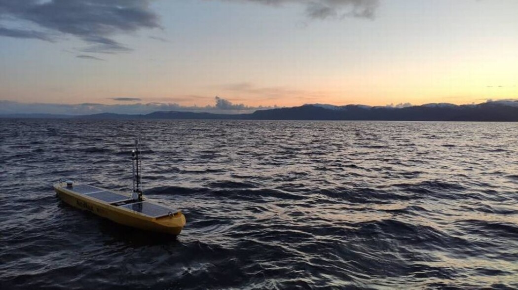 Da Autonaut først ble testet i Trondheimsfjorden trodde nysgjerrige trøndere at det var russerne som var på ferde, forteller forsker. Da Autonaut først ble testet i Trondheimsfjorden trodde nysgjerrige trøndere at det var russerne som var på ferde, forteller forsker.