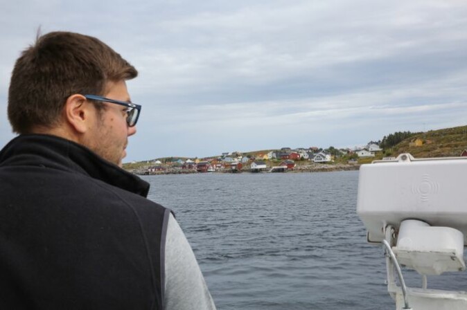Alberto begynner å bli godt kjent på Mausund. Dette blir hans siste tur for i år. Alberto begynner å bli godt kjent på Mausund. Dette blir hans siste tur for i år.