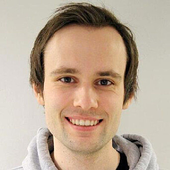 Torstein Nesse's articles showed that it is possible to use atoms instead of light to create even smaller nanoscale patterns – at least in computer simulations. Torstein Nesse's articles showed that it is possible to use atoms instead of light to create even smaller nanoscale patterns – at least in computer simulations.