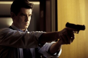 Pierce Brosnan har den tvilsomme æren av å være den mest dødelige James Bond. Her fra filmen Die Another Day. (Foto: Fox Film) Pierce Brosnan har den tvilsomme æren av å være den mest dødelige James Bond. Her fra filmen Die Another Day. (Foto: Fox Film)