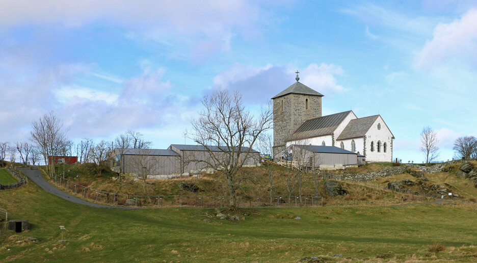 Undersøker middelalderruin på Avaldsnes