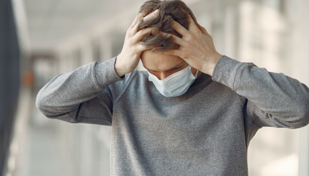 – For folk som i utgangspunktet var litt bekymret for bakterier og smitte, kan covid-19-epidemien bli en trigger for angst, sier forsker Sverre Urnes Johnson. – For folk som i utgangspunktet var litt bekymret for bakterier og smitte, kan covid-19-epidemien bli en trigger for angst, sier forsker Sverre Urnes Johnson.