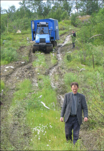 "Vasily Litvinenko har vært sjefkoordinator for boreprosjektet i Russland. Det øverste bildet viser geologene Dmitri Rychanchik og Alexandr Romashkin ved Karelian Science Centre. Alle foto: Aivo Lepland" "Vasily Litvinenko har vært sjefkoordinator for boreprosjektet i Russland. Det øverste bildet viser geologene Dmitri Rychanchik og Alexandr Romashkin ved Karelian Science Centre. Alle foto: Aivo Lepland"
