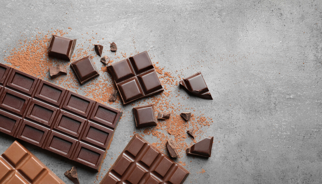 Bitter og kraftig eller søt og mild? Melkesjokolade og mørk sjokolade smaker veldig ulikt, og forskerne vil helst at det fortsetter slik. Bitter og kraftig eller søt og mild? Melkesjokolade og mørk sjokolade smaker veldig ulikt, og forskerne vil helst at det fortsetter slik.