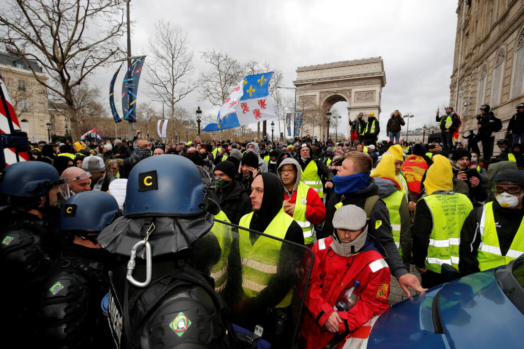 De gule vestene i Frankrike protesterer blant annet mot elitens makt. Men hvem er egentlig den franske eliten? De gule vestene i Frankrike protesterer blant annet mot elitens makt. Men hvem er egentlig den franske eliten?