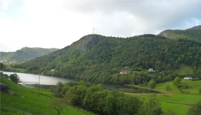 Idylliske Jordalsvatnet i Bergen. Idylliske Jordalsvatnet i Bergen.